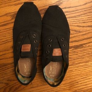 Toms Shoes